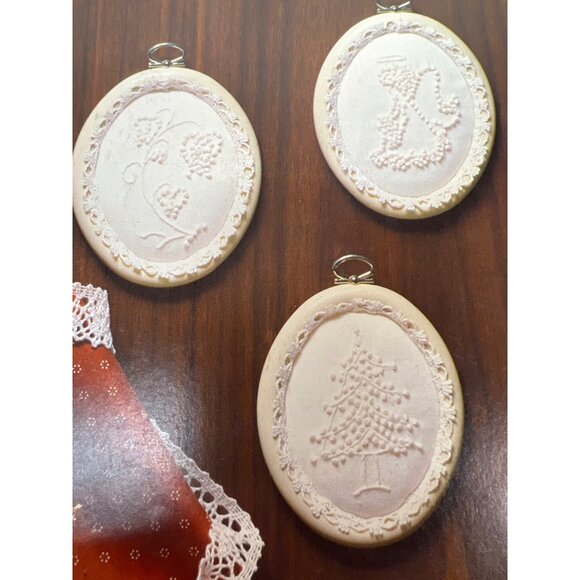 Candlewick Cameo Lacies Vintage Embroidery Hoop Art Pattern Book - Picture 2 of 4